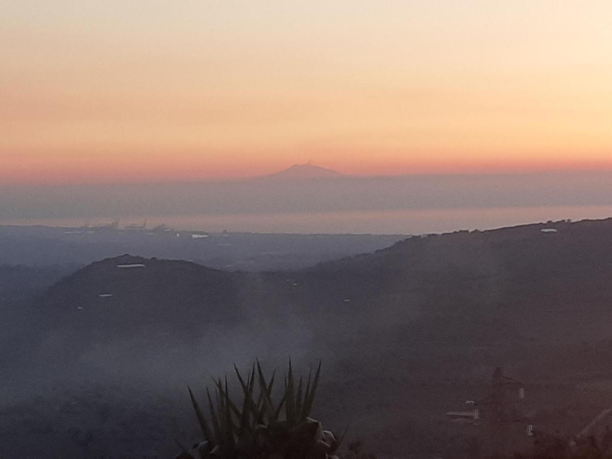 Il Colle Degli Ulivi Hotel San Calogero Buitenkant foto