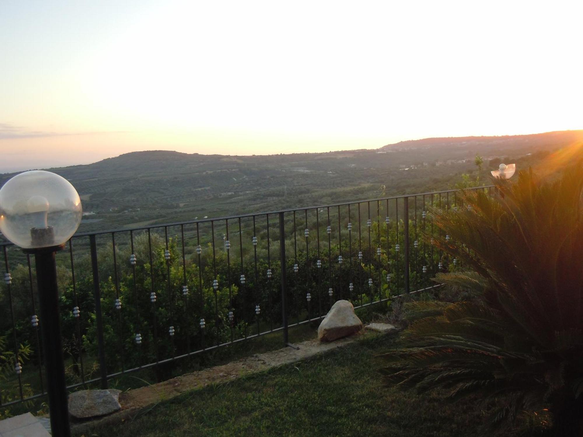 Il Colle Degli Ulivi Hotel San Calogero Buitenkant foto